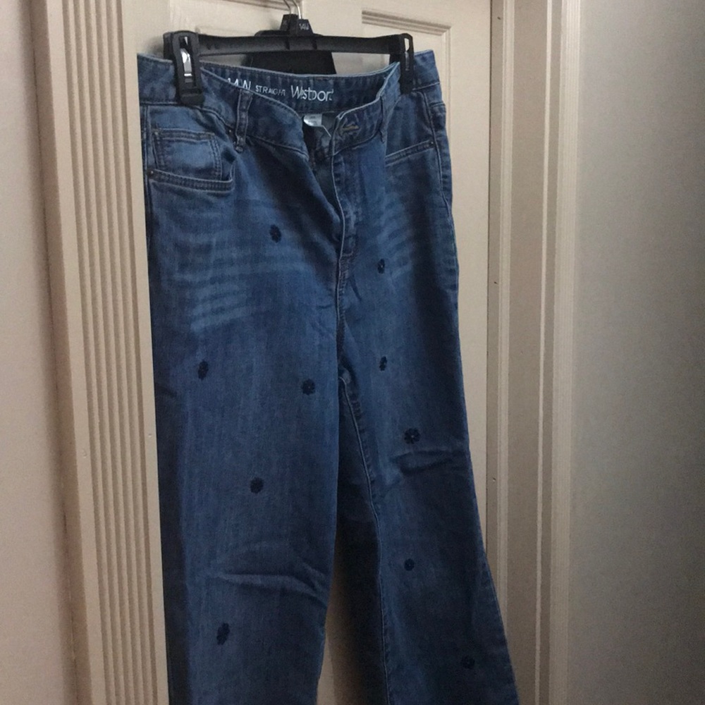 Straight leg blue jeans